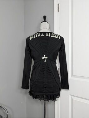 Japanese Brand Punk Distressed Web Cut Out Graphic Longsleeve Top